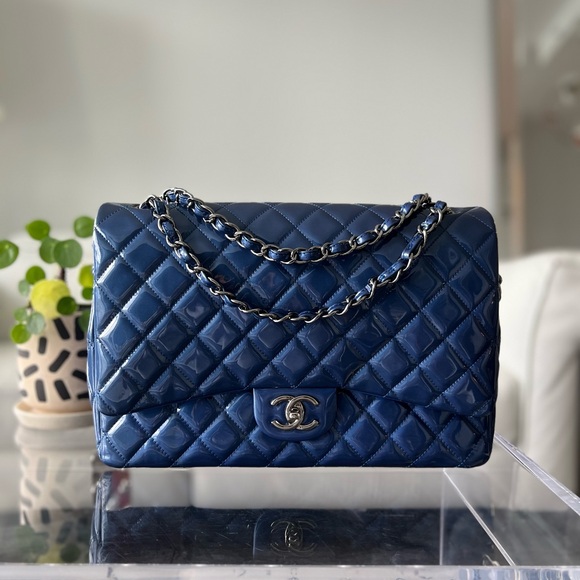 [Authentic] CHANEL PATENT LEATHER JUMBO DOUBLE FLAP BAG - Picture 3 of 17